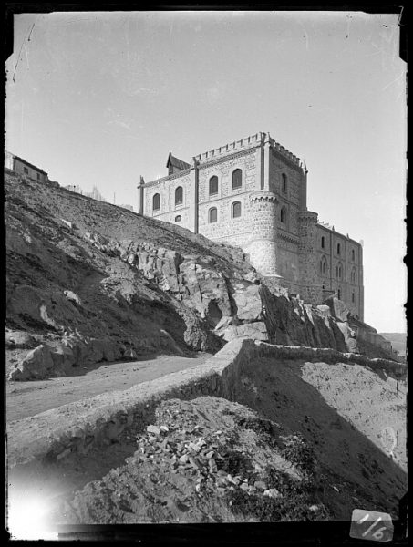 CA-0006-VI_Exterior y cubillos del Hospital de la Orden de Santiago, cerca del Alcázar