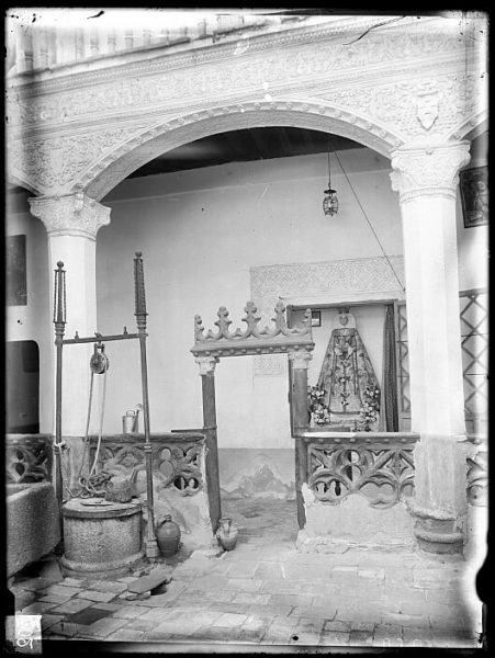 CA-0326-VI_Convento de San Juan de la Penitencia-Detalle del patio del claustro