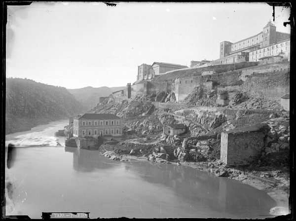 CA-0416-VI_Vista del Alcázar de Toledo desde el río Tajo