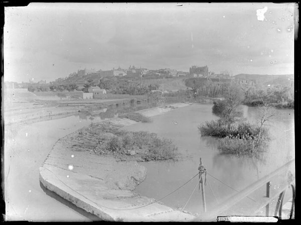 CA-0418-VI_Vista panorámica de Toledo desde el noroeste