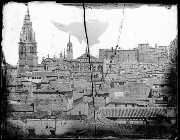 CA-0423-VI_Vista del caserío toledano junto a la Catedral, la torre del Reloj y el Alcázar