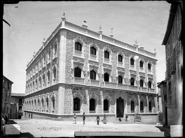 CA-0440-VI_Hotel Castilla en la plaza de San Agustín-Vista exterior