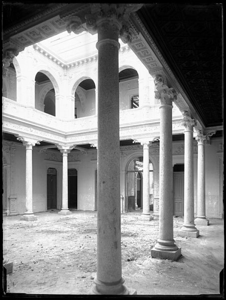 CA-0449-VI_Hotel Castilla en la plaza de San Agustín-Patio interior