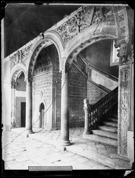 CA-0508-VI_Hospital de Santa Cruz-Escalera plateresca