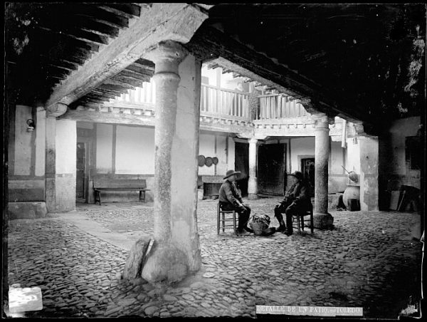 CA-0729-VI_Hombres sentados en la Posada de la Sangre