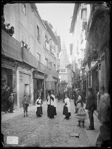 CA-0732-VI_Procesión en la calle Ancha