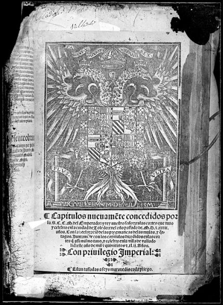 CA-0802-VI_Grabado del escudo imperial de Carlos V reproducido en un libro editado en Valladolid en 1542