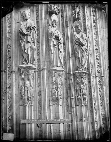 Catedral-Detalle de la Puerta de los Leones desde el exterior_CA-0194-VI