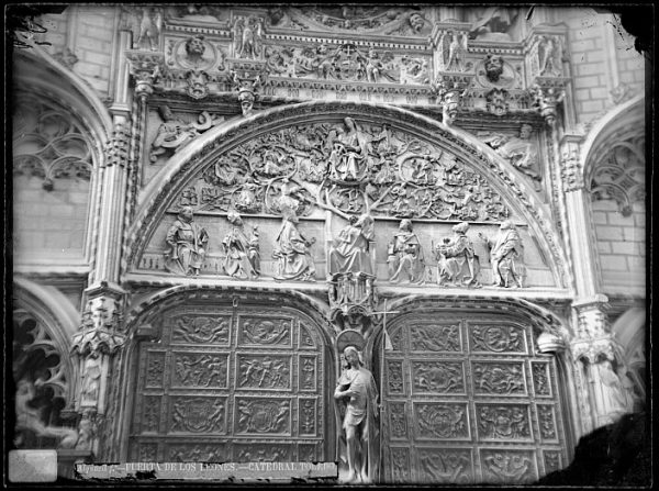 Catedral-Detalle de la Puerta de los Leones desde el interior_CA-0196-VI