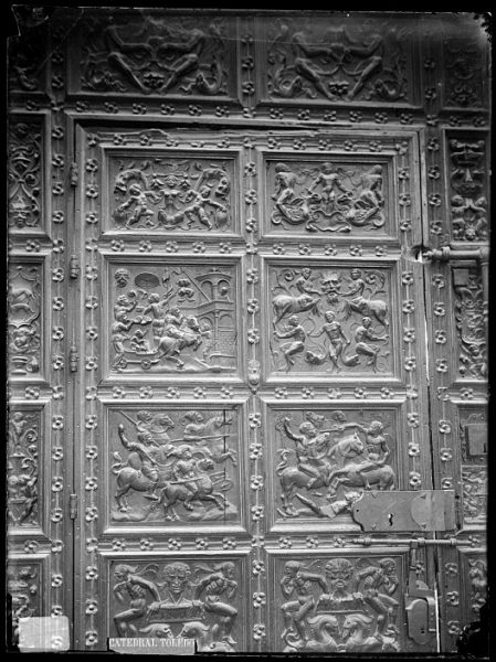 Catedral-Detalle de la Puerta de los Leones desde el interior_CA-0218-VI