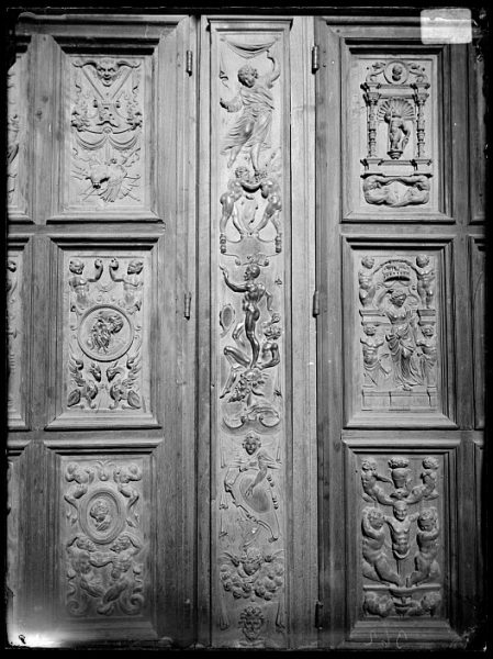 Catedral-Detalle de las puertas de los armarios en la Antesala Capitular_CA-0259-VI