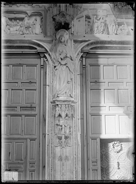 Catedral-Detalle del parteluz de la Puerta de los Leones_CA-0202-VI