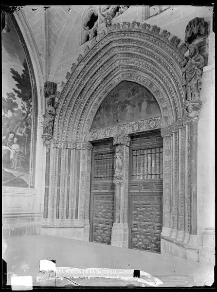 Catedral-Puerta de la Visitación en el claustro_CA-0203-VI