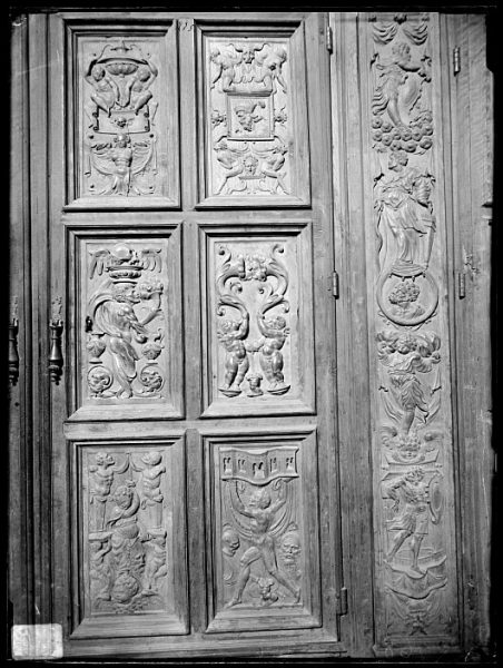 Catedral-Puerta de un armario en la Antesala Capitular_CA-0215-VI