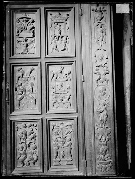 Catedral-Puerta de un armario en la Antesala Capitular_CA-0257-VI