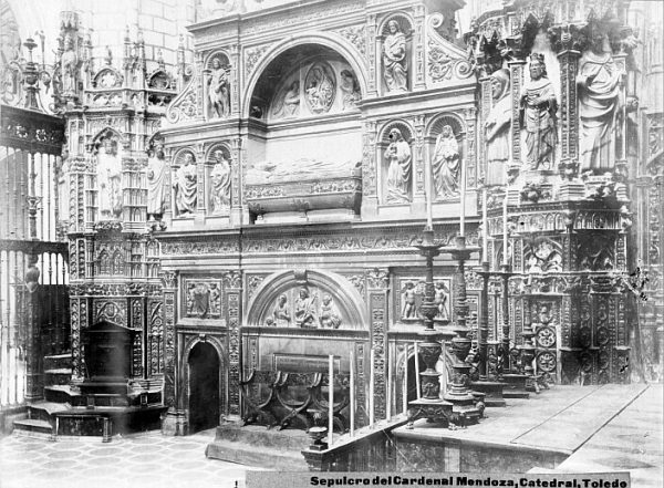 Catedral-Vista del Sepulcro del Cardenal Mendoza en la Capilla Mayor_CA-0303-PA