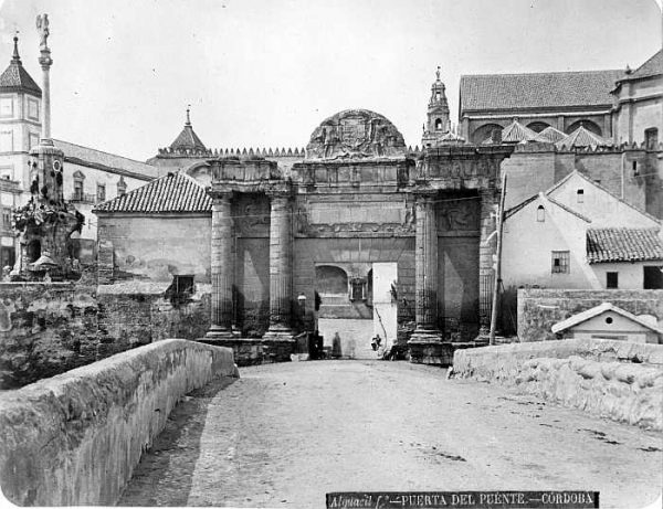 Córdoba-Puerta romana en el Puente sobre el río Guadalquivir_CA-2850-PA