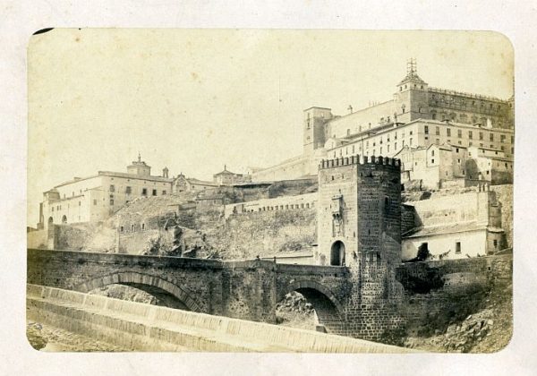 LA-335054-PA_Vista del puente de Alcántara y del Alcázar-Colección Luis Alba