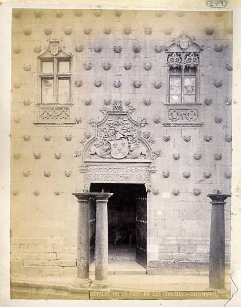 Salamanca-Casa de las Conchas - Fachada - Detalle-Colección Luis Alba_LA-3531105-PA