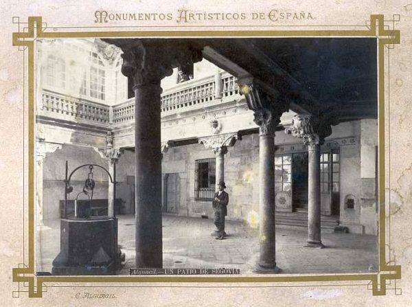 Segovia-Casa del marqués del Arco - Patio-Colección Luis Alba_LA-531148-PA
