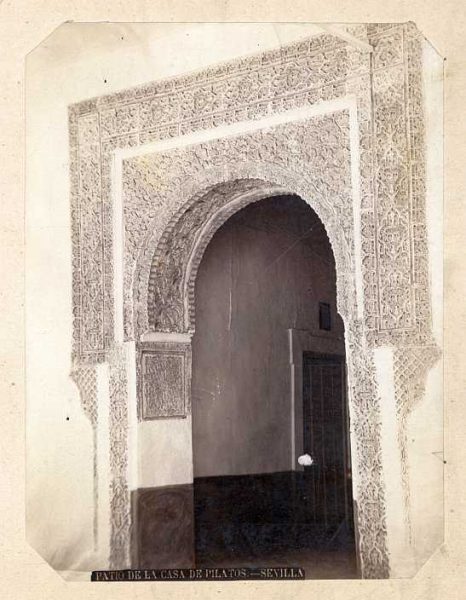 Sevilla-Casa de Pilatos - Patio - Detalle de una puerta-Colección Luis Alba_LA-1131155-PA