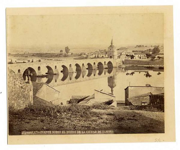 Zamora-Puente romano sobre el Duero-Colección Luis Alba_LA-431169-PA