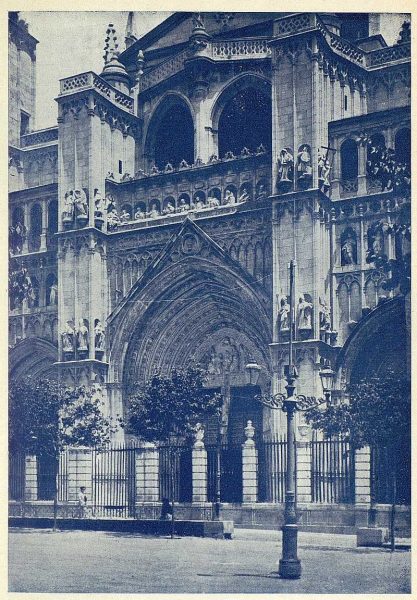 01-TRA-1925-217 - Catedral, portada principal