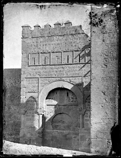 02-LAURENT - 0017 - Puerta árabe de Bisagra lodada_2