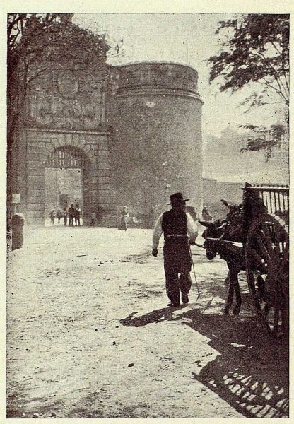 02-TRA-1926-228 - [Puerta de Bisagra]