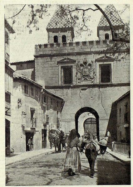 03-TRA-1926-236 - Puerta de Bisagra, interior