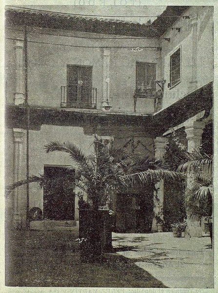 06-TRA-1920-154 - Patio toledano [Calle Núñez de Arce]