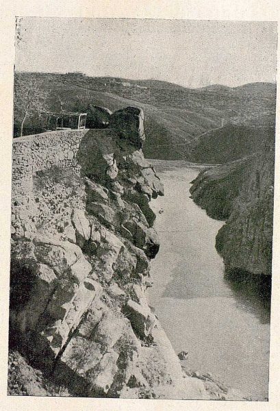 06-TRA-1931-287 - Vista del Tajo