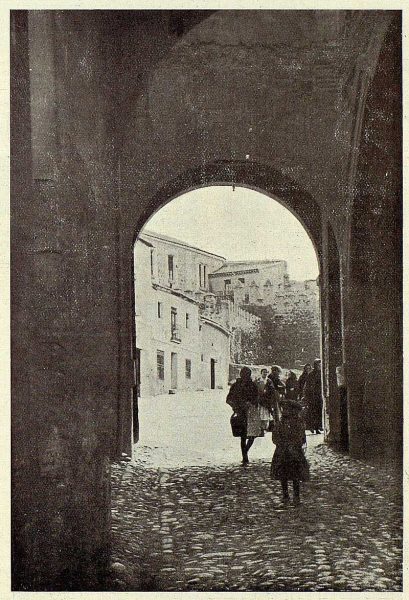 07-TRA-1926-237 - Puerta del Cambrón, interior