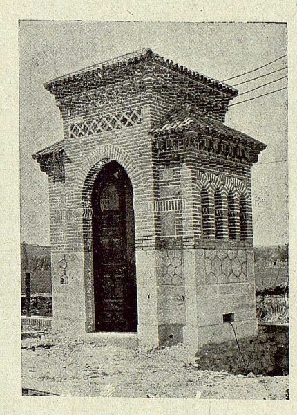 10-TRA-1920-145 - Estación de Ferrocarril, transformador de electricidad