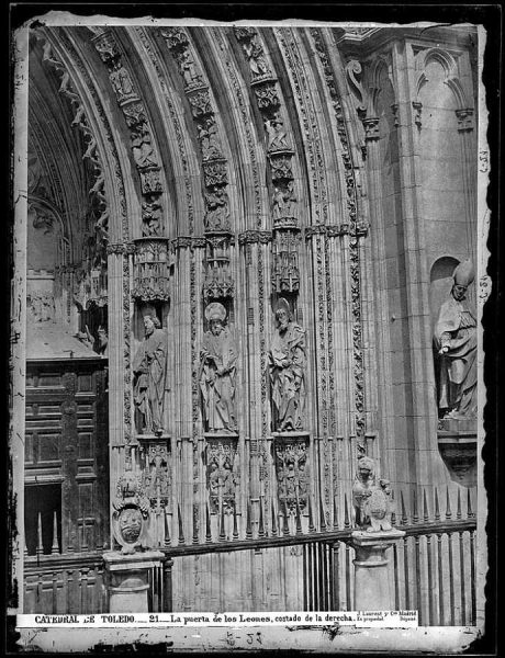 14-LAURENT - 0021 - Catedral de Toledo_La puerta de los Leones, costado de la derecha