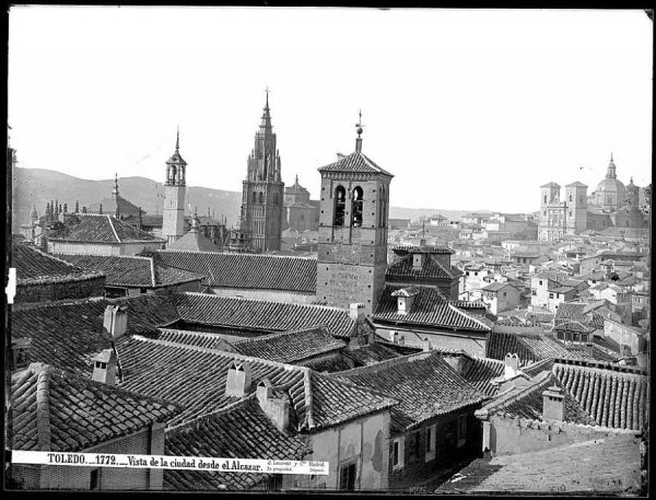 19-LAURENT - 1772 - Vista de la ciudad desde el Alcázar