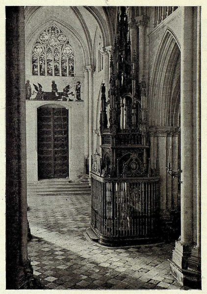 30-TRA-1927-242 - Catedral, puerta del Infierno y Capilla de la Descensión