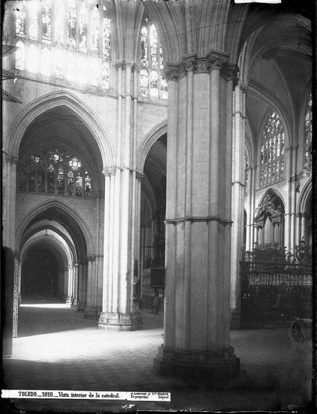 34-LAURENT - 1010 - Vista interior de la Catedral