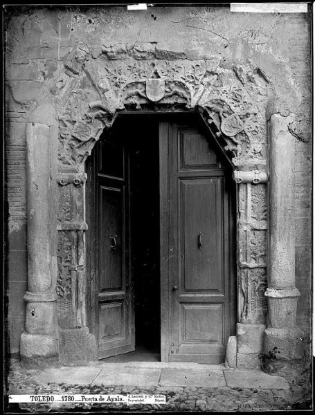 35-LAURENT - 1780 - Puerta de Ayala [Portada del palacio del Peromoro, hoy en la Audiencia Provincial]