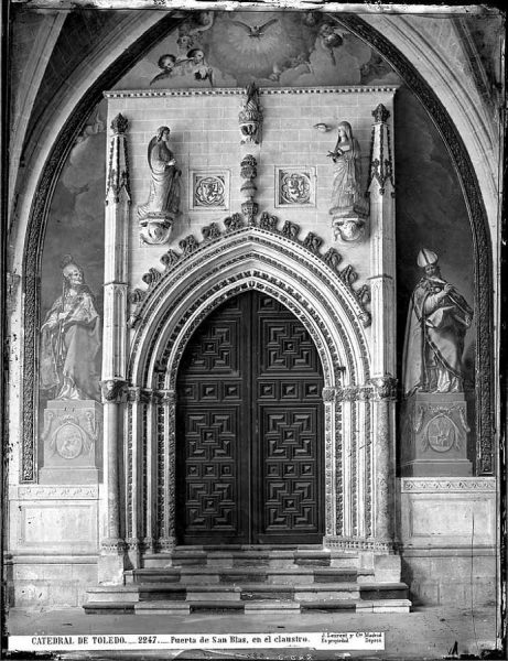 45-LAURENT - 2247 - Catedral de Toledo_Puerta de San Blas, en el claustro_1