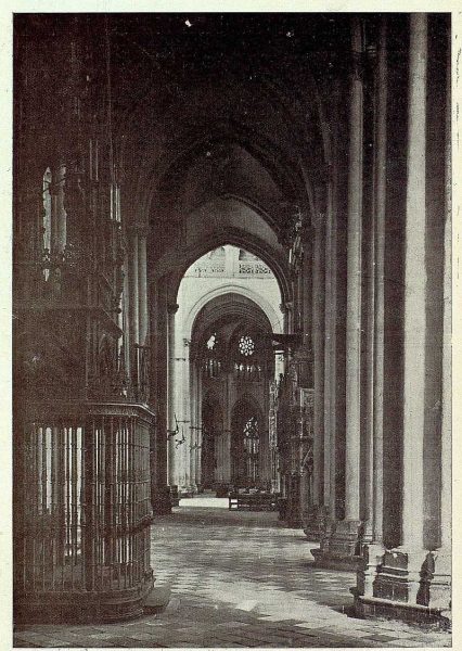 47-TRA-1926-237 - Catedral, nave del Evangelio