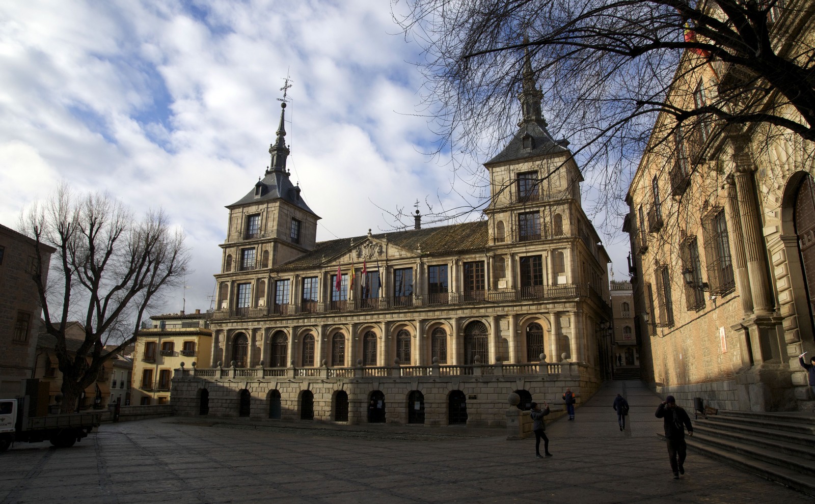 Ayuntamiento de Toledo El Ayuntamiento de Toledo presenta su nueva Ayuntamiento de Toledo El Ayuntamiento de Toledo presenta su nueva