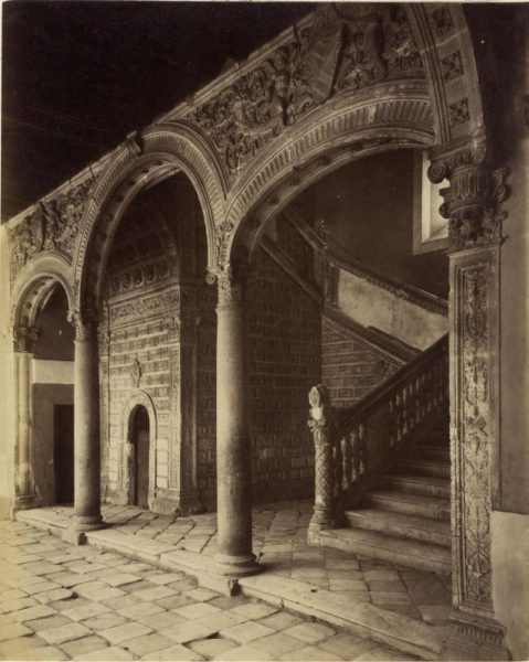 LEON - LEVY - 1312 - Escalera del Colegio de Santa Cruz