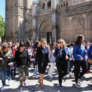 a alcaldesa participa en el flashmob del IES Juanelo Turriano para la sensibilización nacional sobre la música