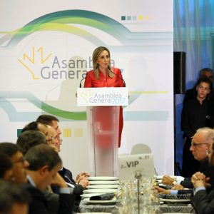 a alcaldesa valora la firme y clara estrategia gerencial de Caja Rural Castilla-La Mancha en la cena de la Asamblea General
