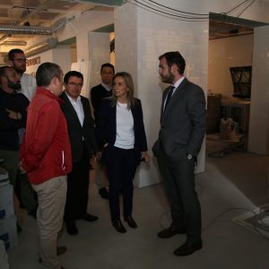 a alcaldesa visita las obras del restaurante Ginos, que próximamente abrirá sus puertas en la planta baja del Casino