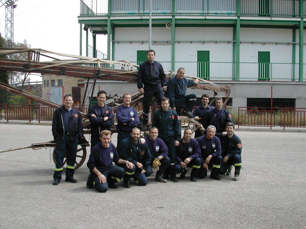 Escala Magirus 1904. Bomberos de Toledo. Turno 3, guardándola en el Parque de Bomberos