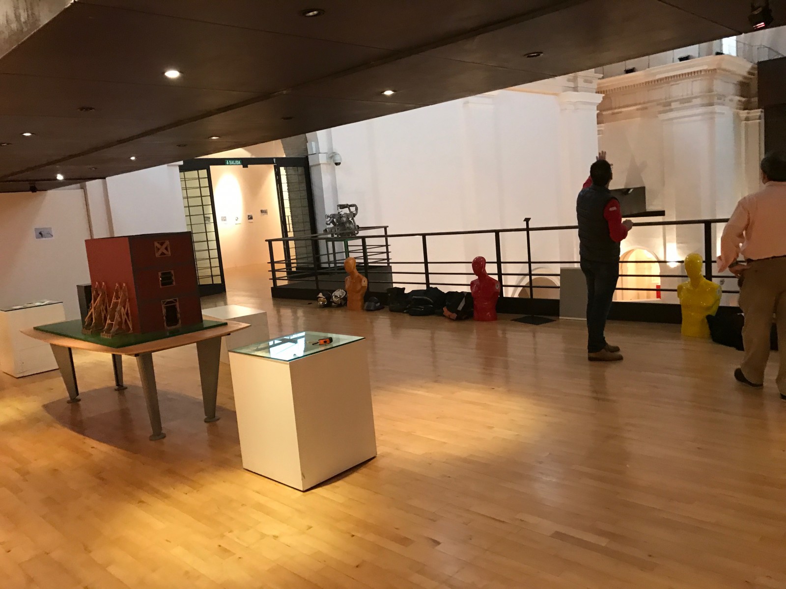 Montaje exposición 153 años Bomberos de Toledo30 años Pablo Carrasco (12)