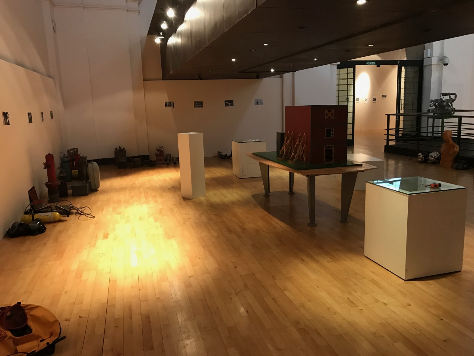 Montaje exposición 153 años Bomberos de Toledo30 años Pablo Carrasco (13)