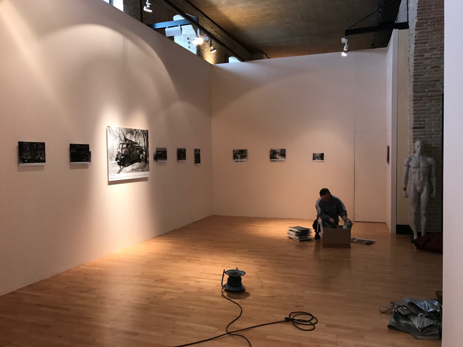 Montaje exposición 153 años Bomberos de Toledo30 años Pablo Carrasco (14)